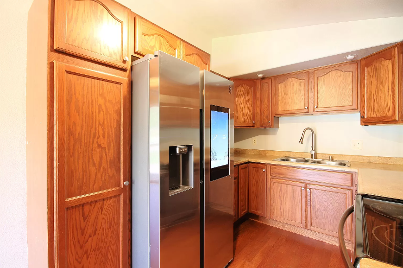 703 8th St - Photo 4 of 16