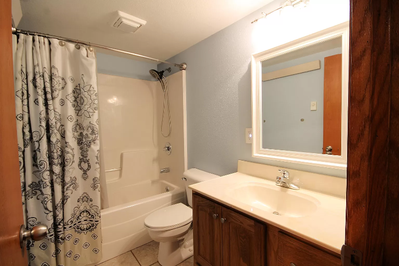 703 8th St - Photo 5 of 16