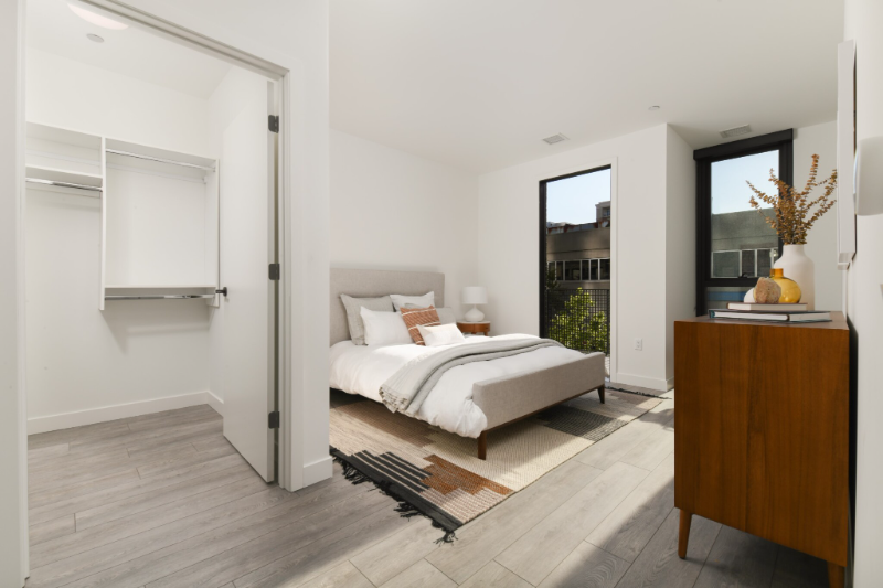 834 W Madison St - Photo 4 of 17