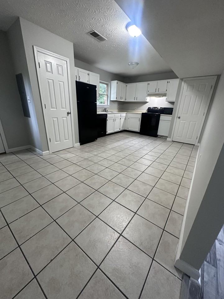 123 Bell Avenue - Photo 2 of 9