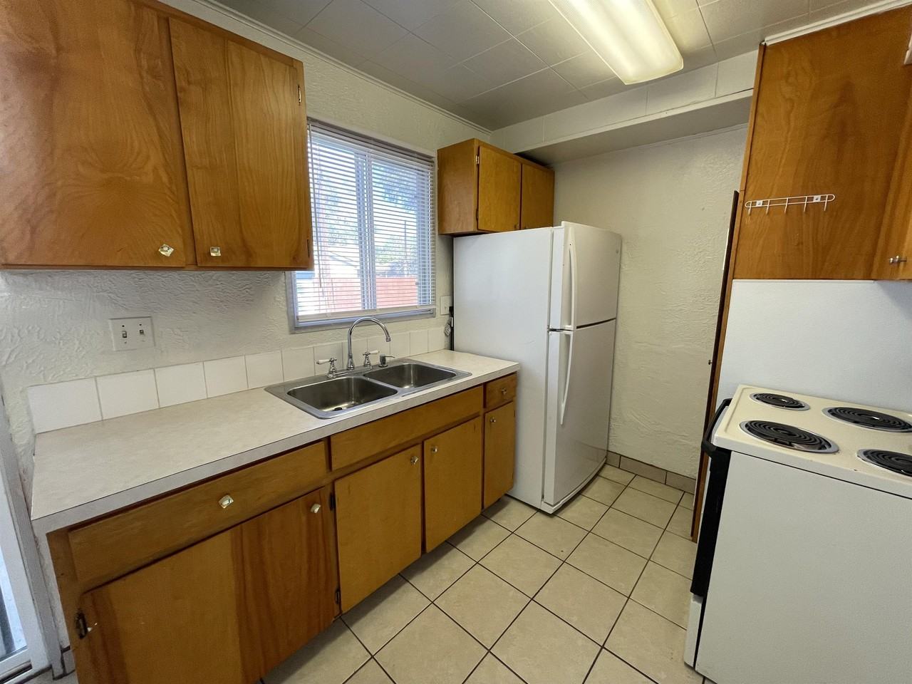 2415 6th Avenue - Photo 3 of 49