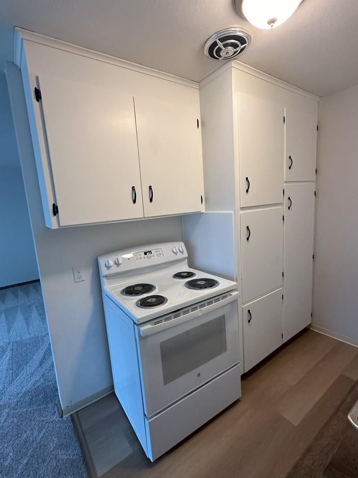 5926 Fauntleroy Way SW - Photo 2 of 10