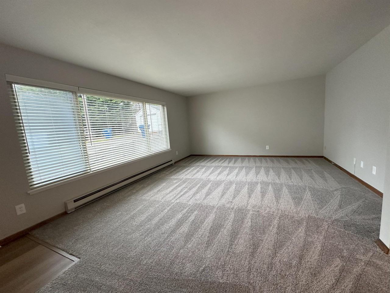 5926 Fauntleroy Way SW - Photo 5 of 10