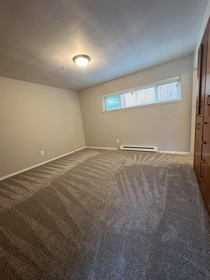 5926 Fauntleroy Way SW - Photo 6 of 10