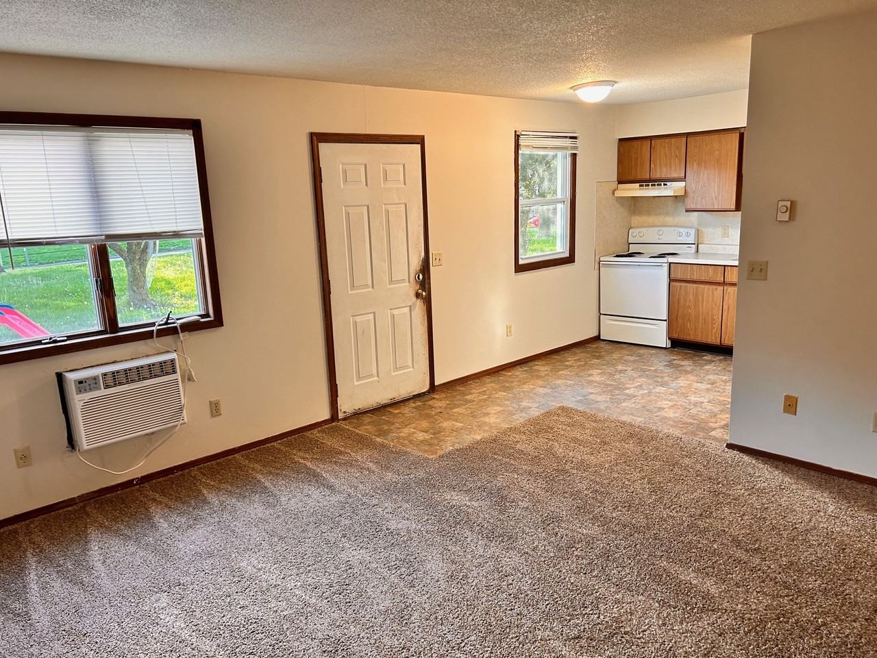 402 North Calhoun Street - Photo 2 of 5