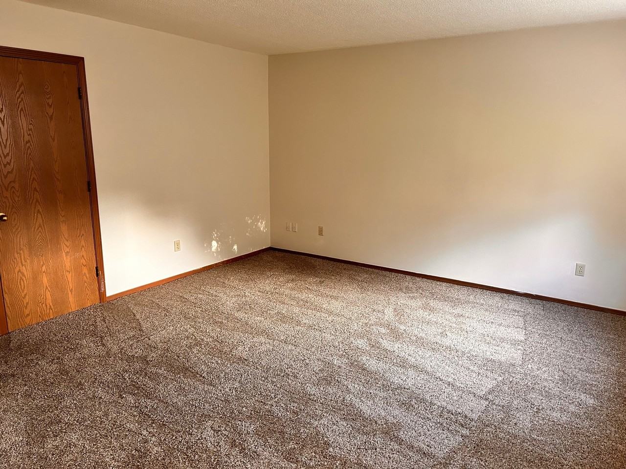 402 North Calhoun Street - Photo 3 of 5