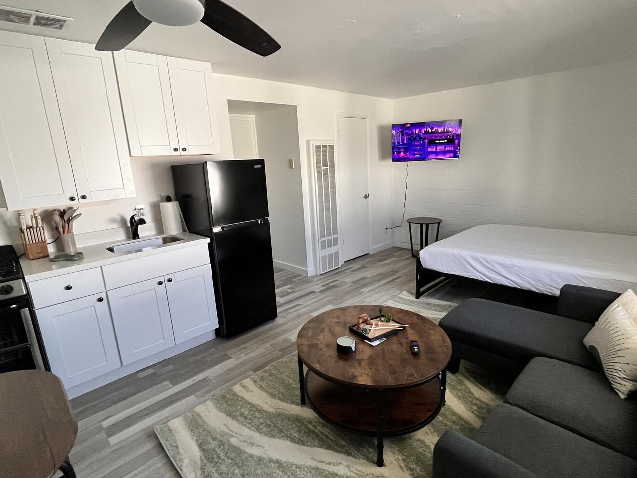 Studios on Wilson - Photo 2 of 16