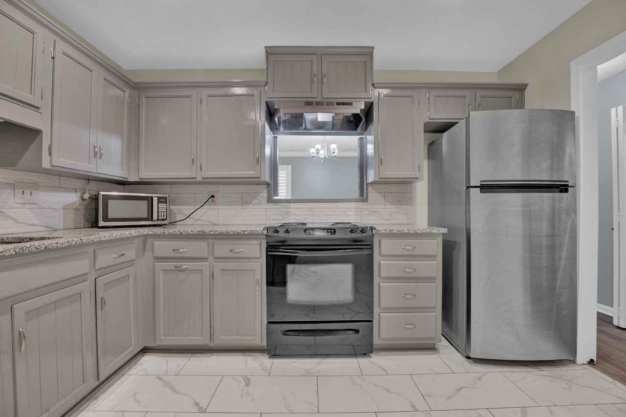 2514 Hawksbury Lane - Photo 3 of 25