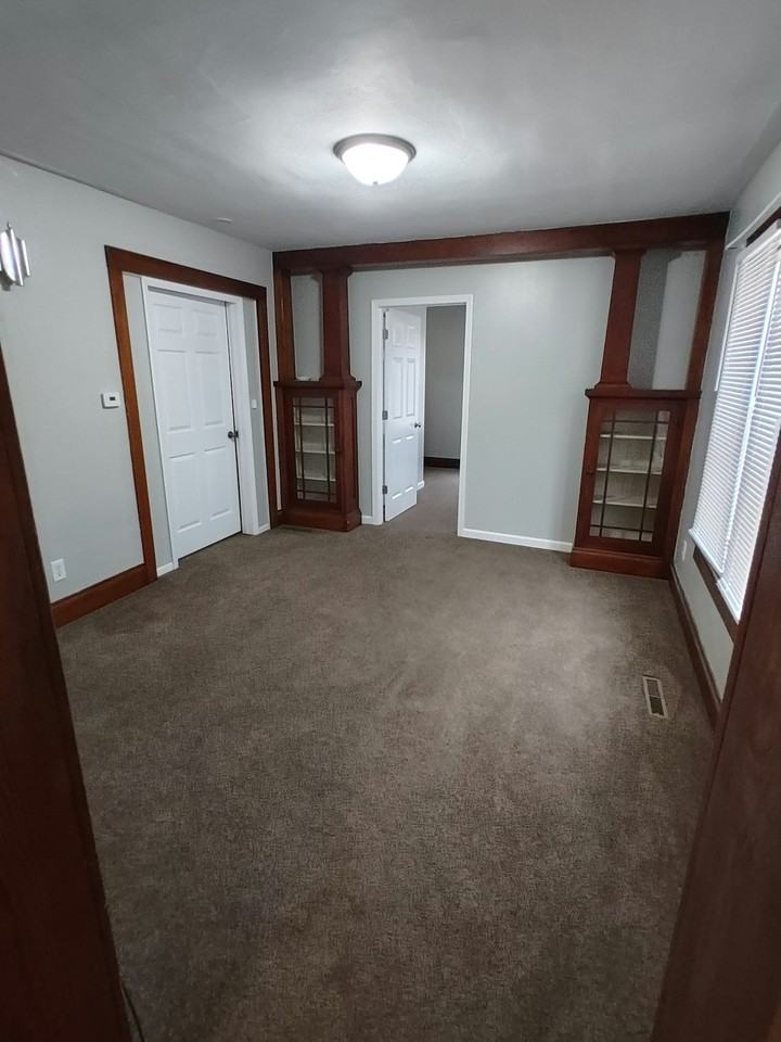 236 East Rose Street, Unit 236 1/2 - Photo 7 of 13