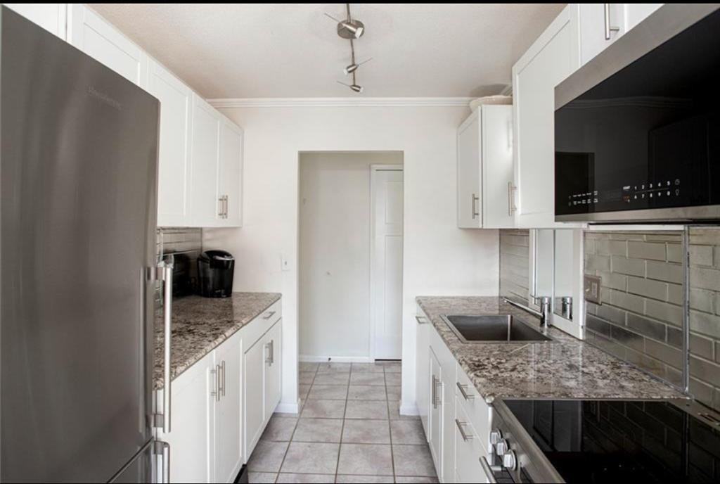 23 Bullocks Point Avenue, Unit 2C - Photo 7 of 23