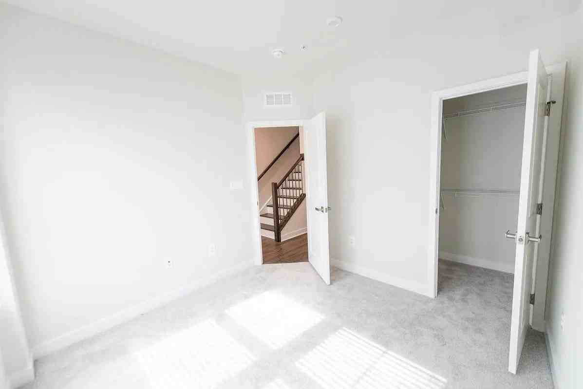 1 - 2816 Evansgreen Dr, - Photo 5 of 36