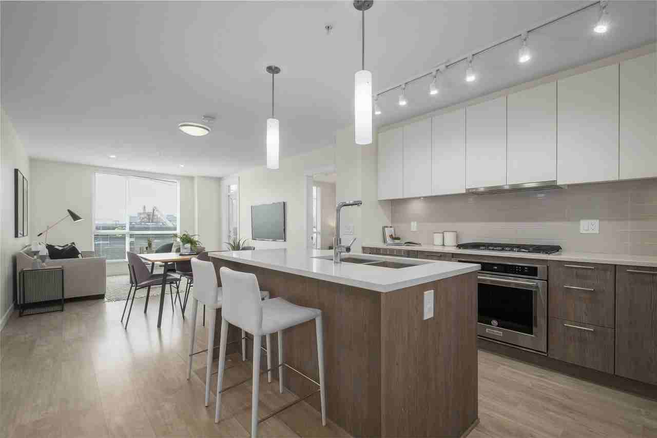 625 East 3rd Street #G1 - Photo 7 of 48