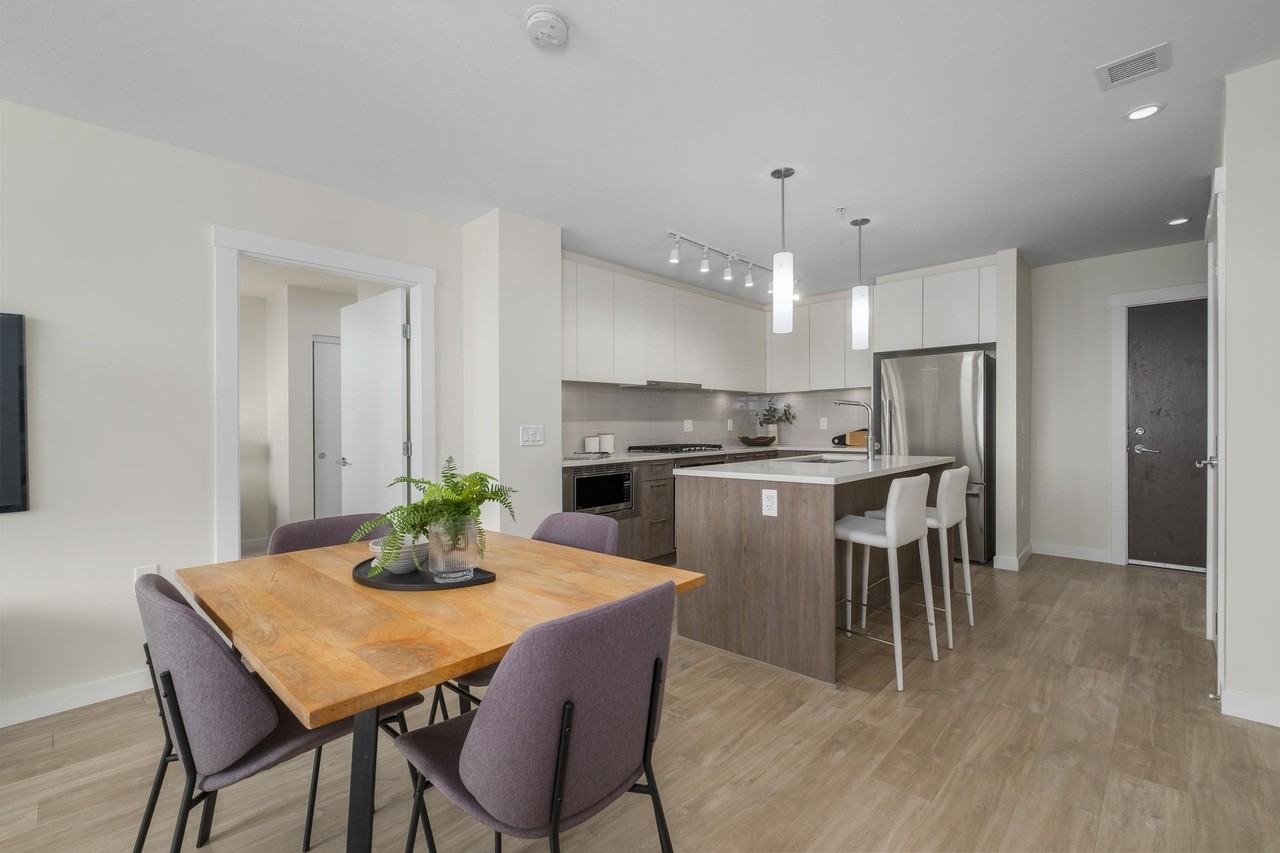 625 East 3rd Street #G1 - Photo 4 of 48