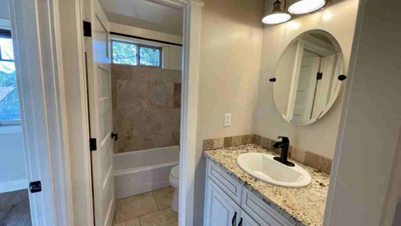 1026 George St - Photo 3 of 21