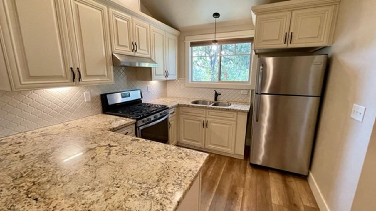 1026 George St - Photo 7 of 21