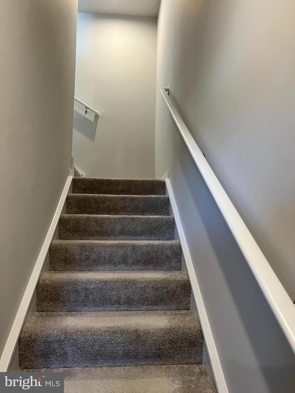 141 Grand St - Photo 2 of 27