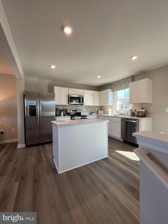 141 Grand St - Photo 3 of 27