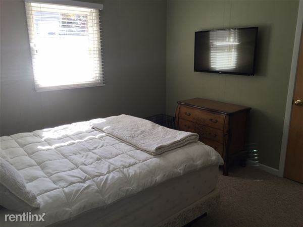 406 Indian Point Rd - Photo 2 of 11