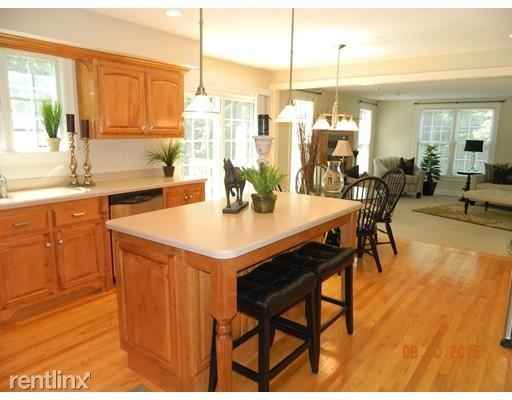 27 Bellevue Ave - Photo 3 of 9