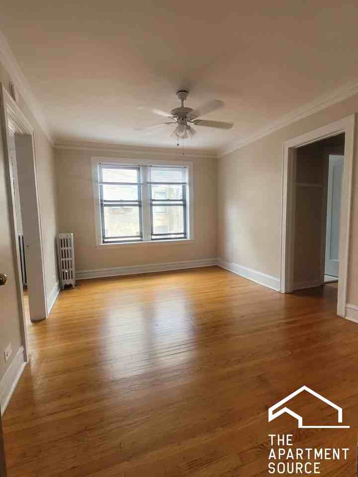 1717 West North Shore Avenue #1A - Photo 2 of 6