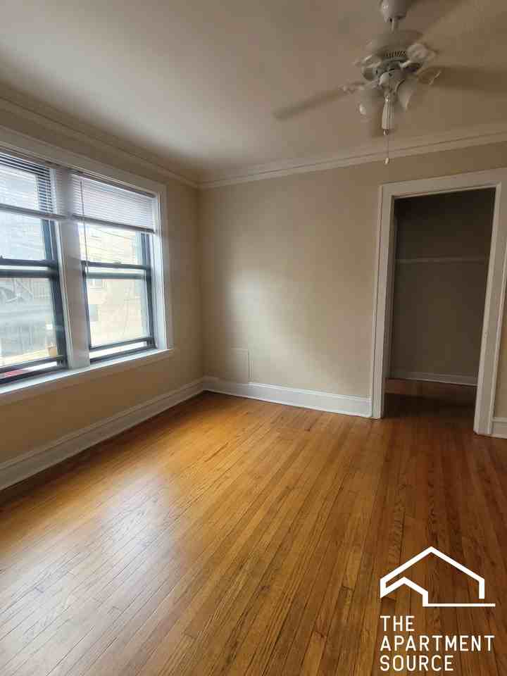 1717 West North Shore Avenue #1A - Photo 3 of 6