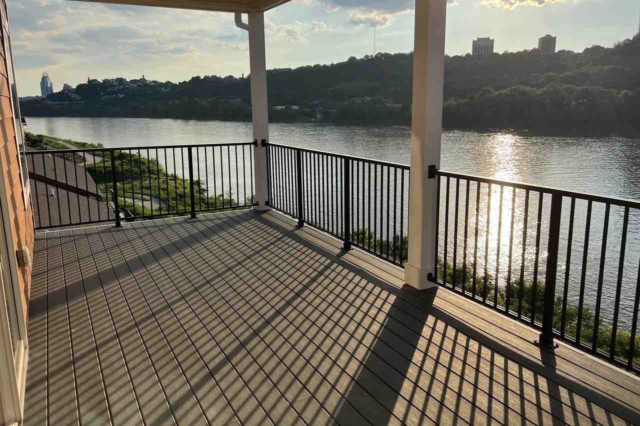 617 Manhattan Blvd - Photo 3 of 20