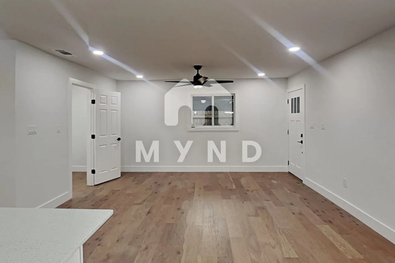 1603 Rutland Dr Unit B - Photo 3 of 16