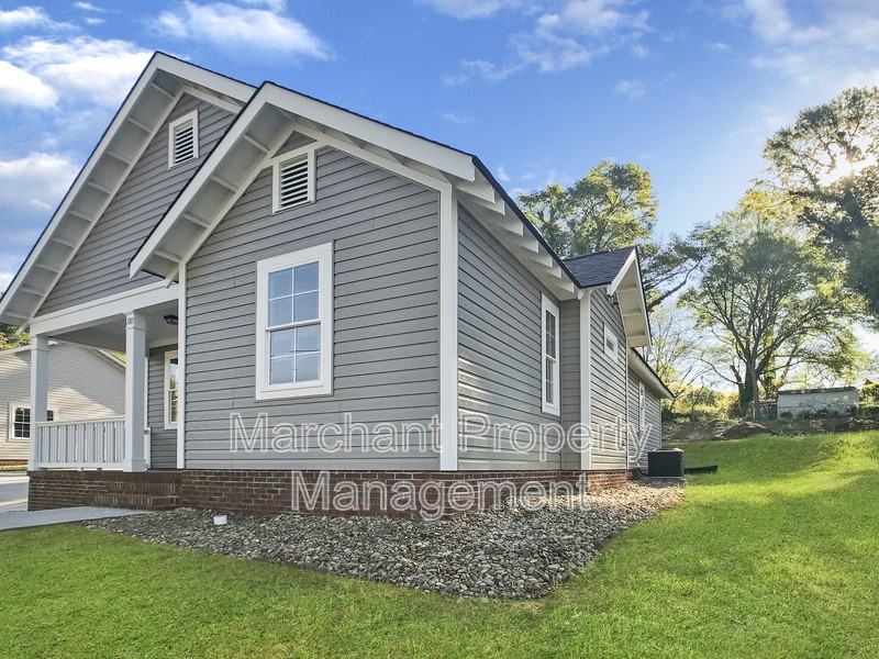 180 Floyd Street - Photo 3 of 23