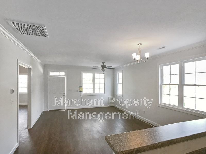 180 Floyd Street - Photo 6 of 23