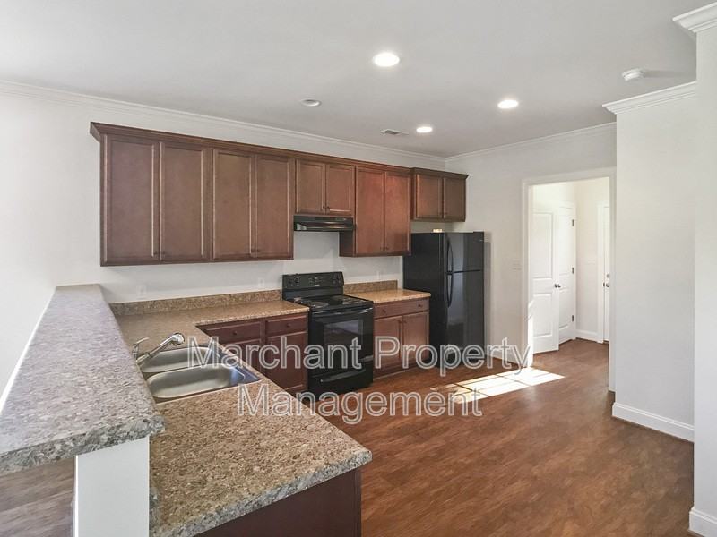 180 Floyd Street - Photo 7 of 23