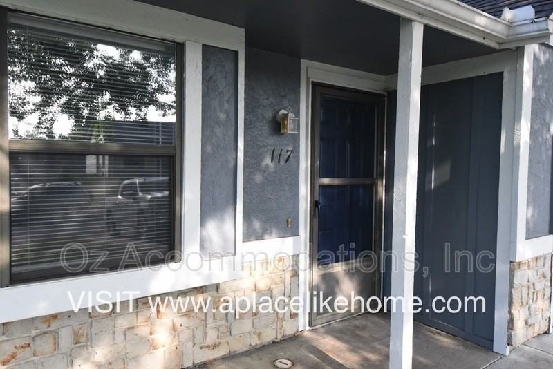 117 Se Greystone Dr - Photo 2 of 12