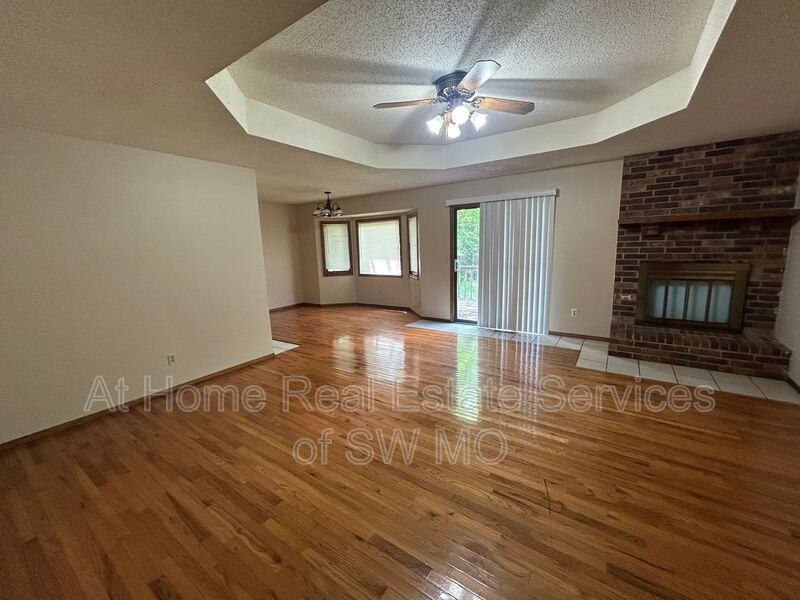 1415 S Arcadia Ave - Photo 2 of 12