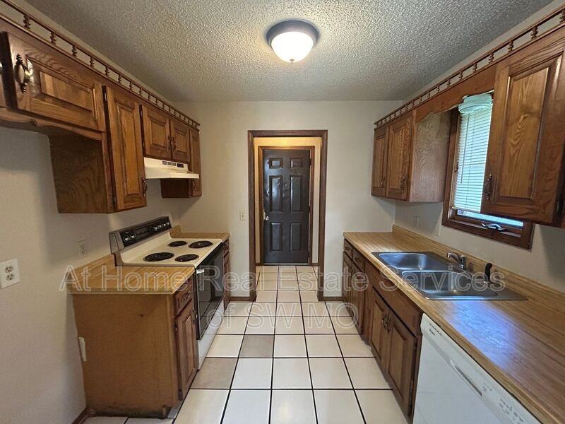 1415 S Arcadia Ave - Photo 4 of 12