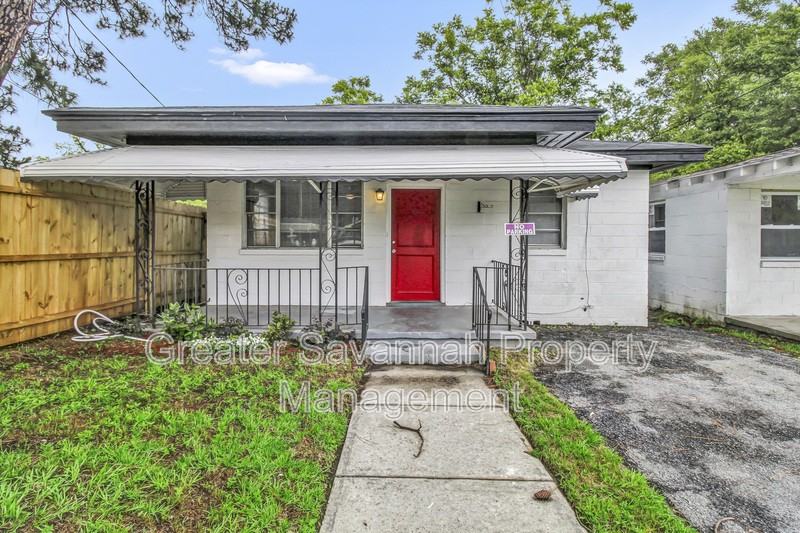 1120 Darwin St - Photo 2 of 21