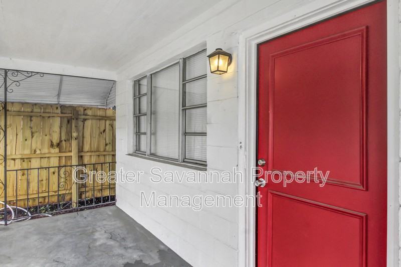 1120 Darwin St - Photo 3 of 21