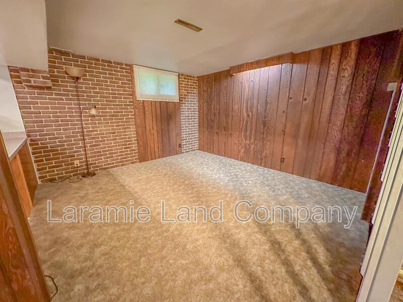 669 N 10th St - Photo 2 of 8