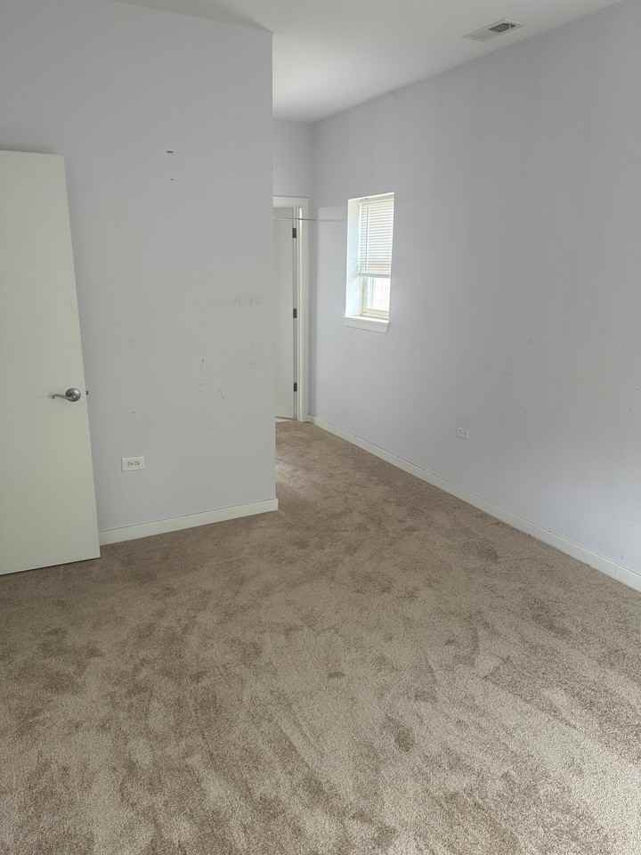 4114 S Drexel Blvd #3rdFL - Photo 7 of 11