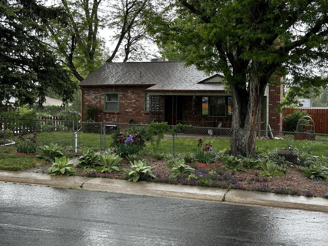 1395 W Center Ave - Photo 2 of 27