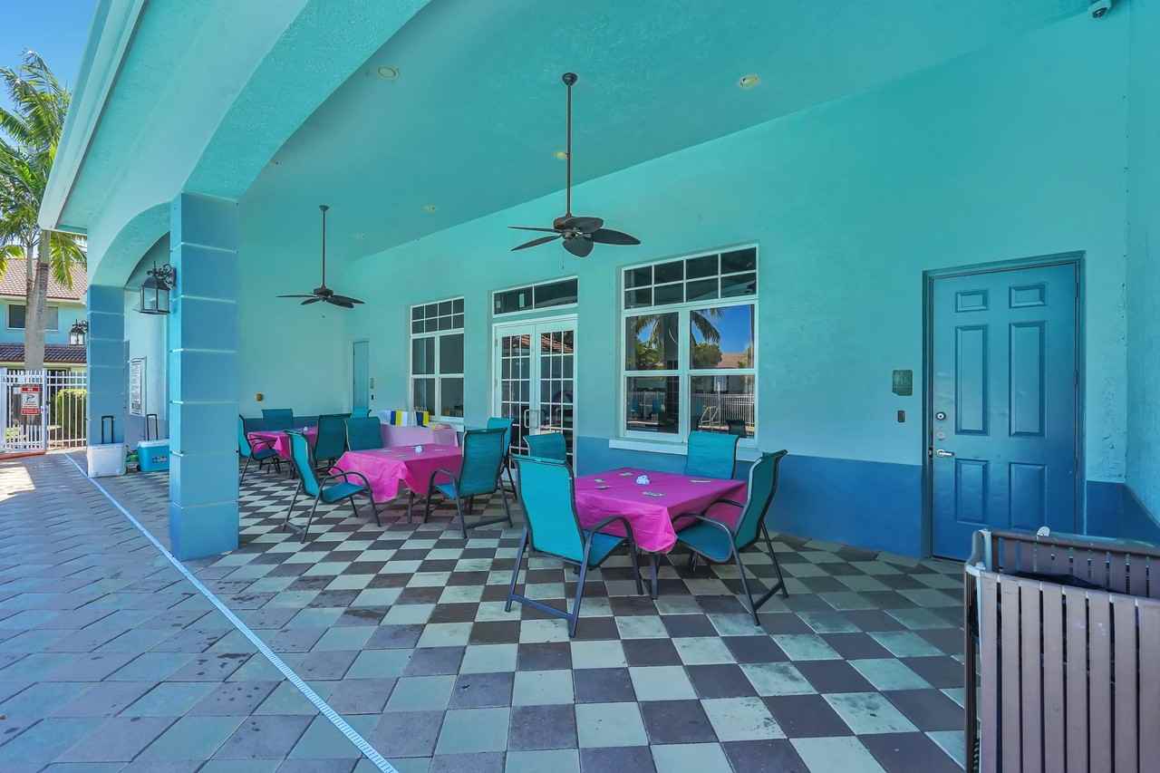 1929 Gardenia Ct - Photo 6 of 25