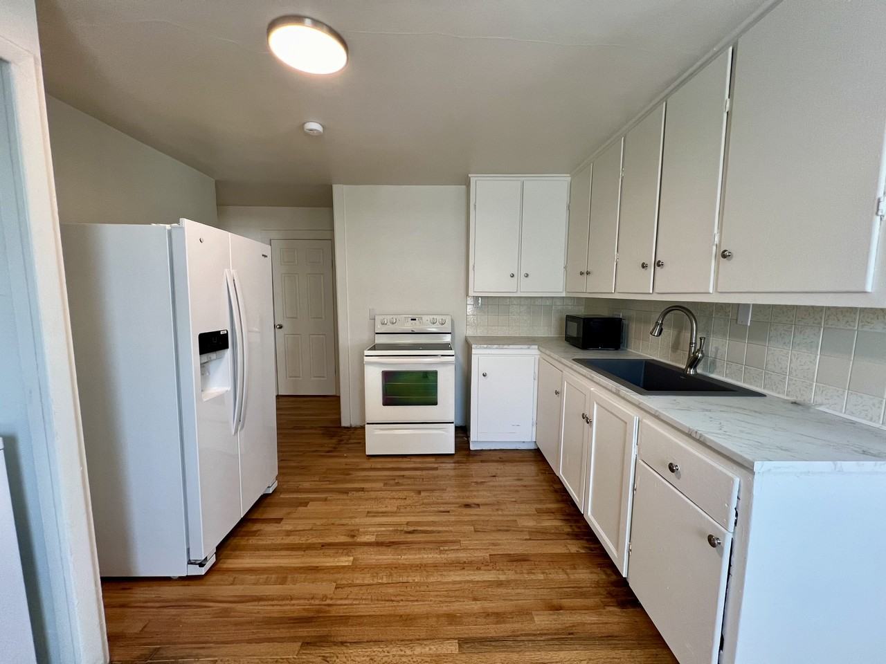 708 Russell Ave - Photo 2 of 13