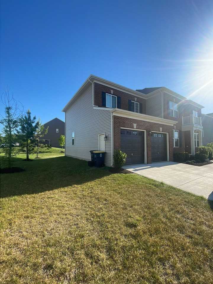 12502 Welford Manor Dr - Photo 3 of 50