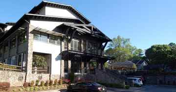 featured image of 2075 Powers Ferry Rd Se