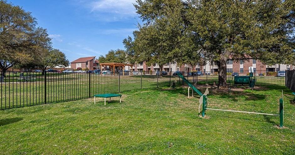 Brooksfield Apartments - Photo 5 of 23