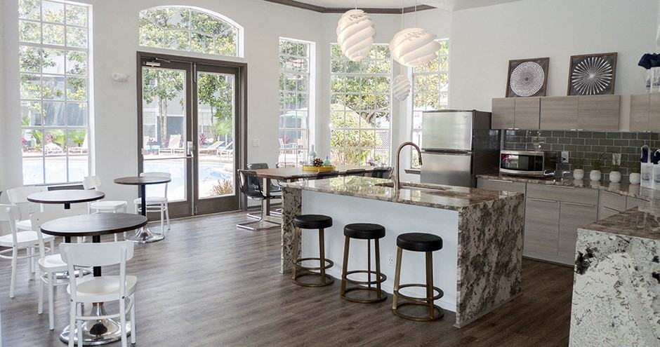 Promenade at Aloma Apartments - Photo 3 of 27