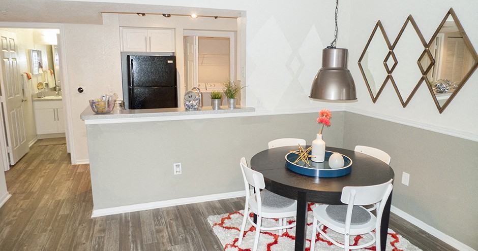 Promenade at Aloma Apartments - Photo 6 of 27