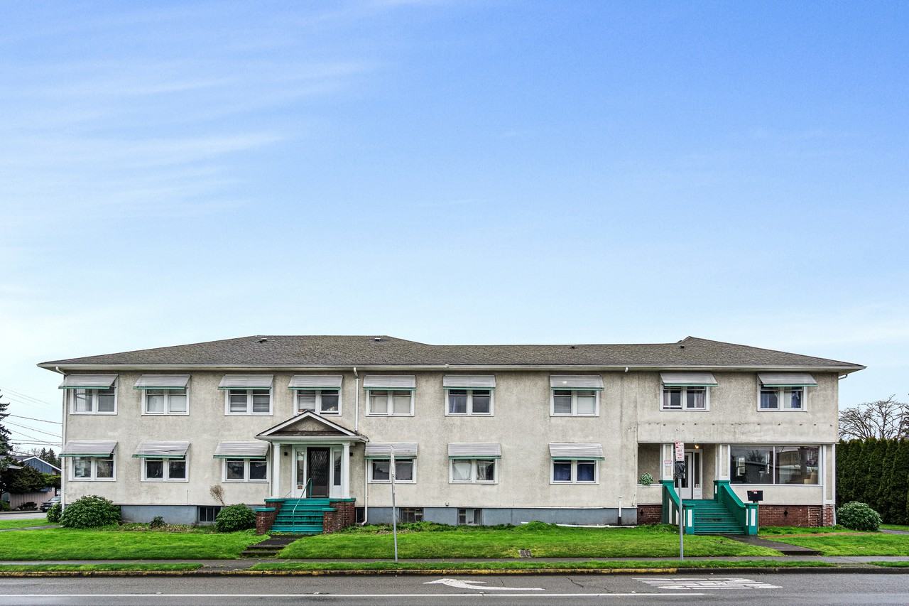 423 2nd Street Northeast - Photo 3 of 50