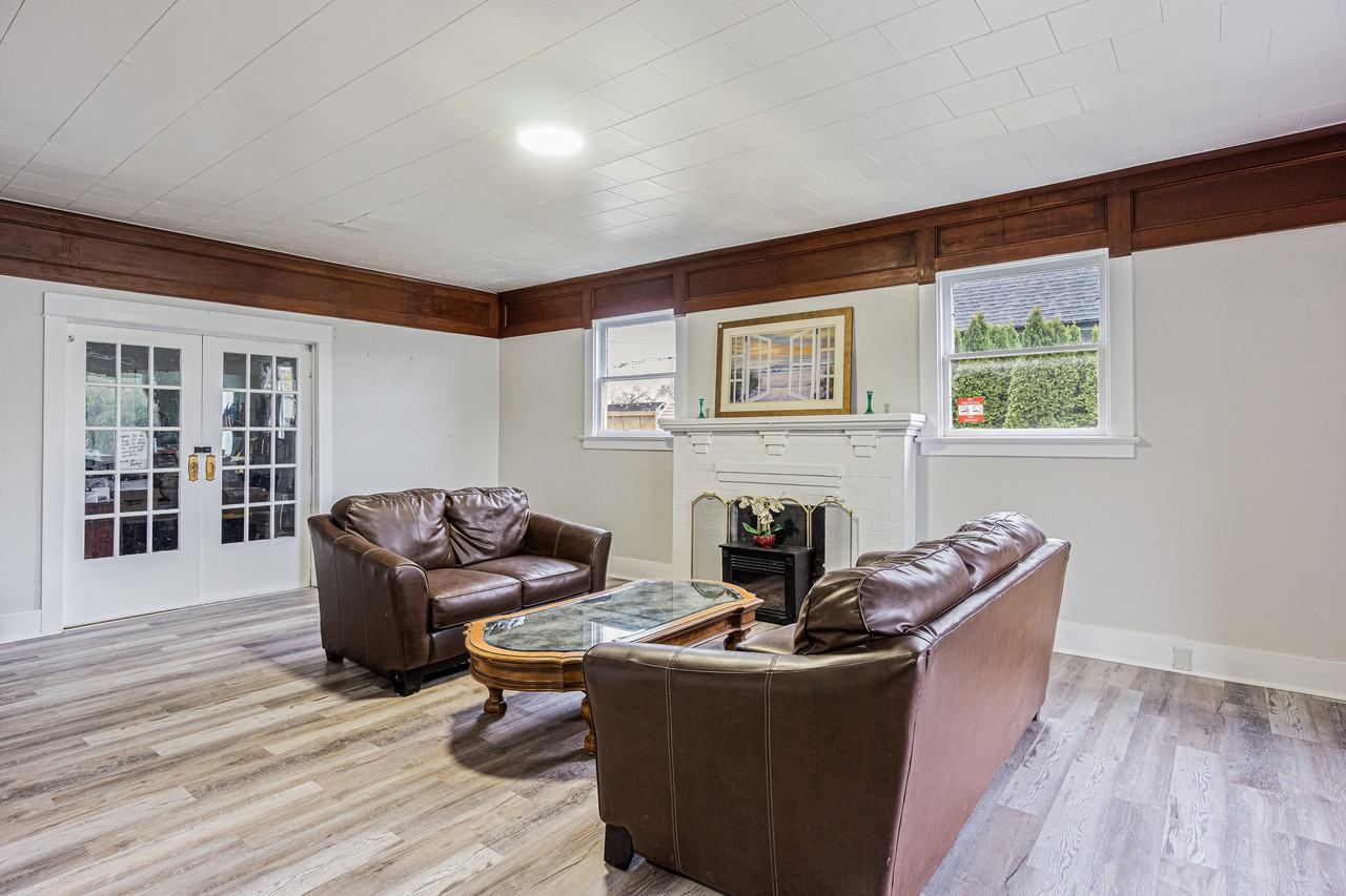 423 2nd Street Northeast - Photo 4 of 50