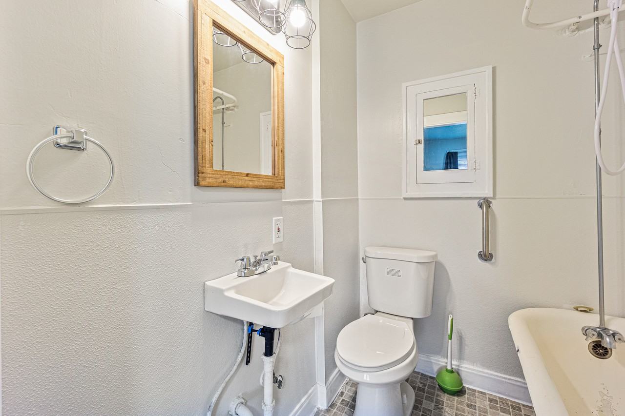 423 2nd Street Northeast - Photo 6 of 50