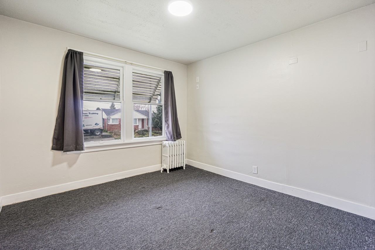 423 2nd Street Northeast - Photo 7 of 50