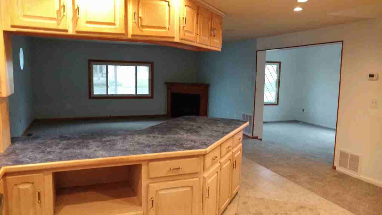 217 North Walnut Street - Photo 3 of 20